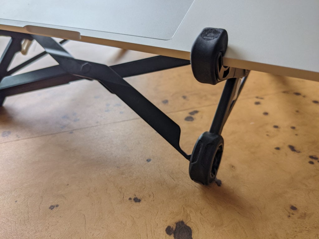 closeup of roost stand laptop clips