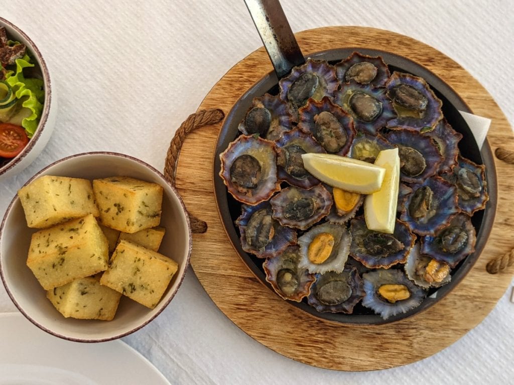 lapas with corn cubes